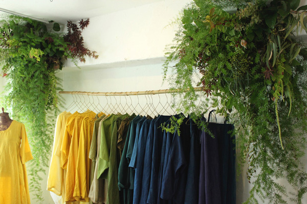 kitta展 「自然」と「色」を「草木染め」で結ぶ―美しい衣服と小物 ...
