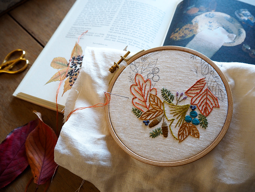 植物刺繍と季節のお話 第8話 前編 秋の葉のリース つくりら 美しい手工芸と暮らし
